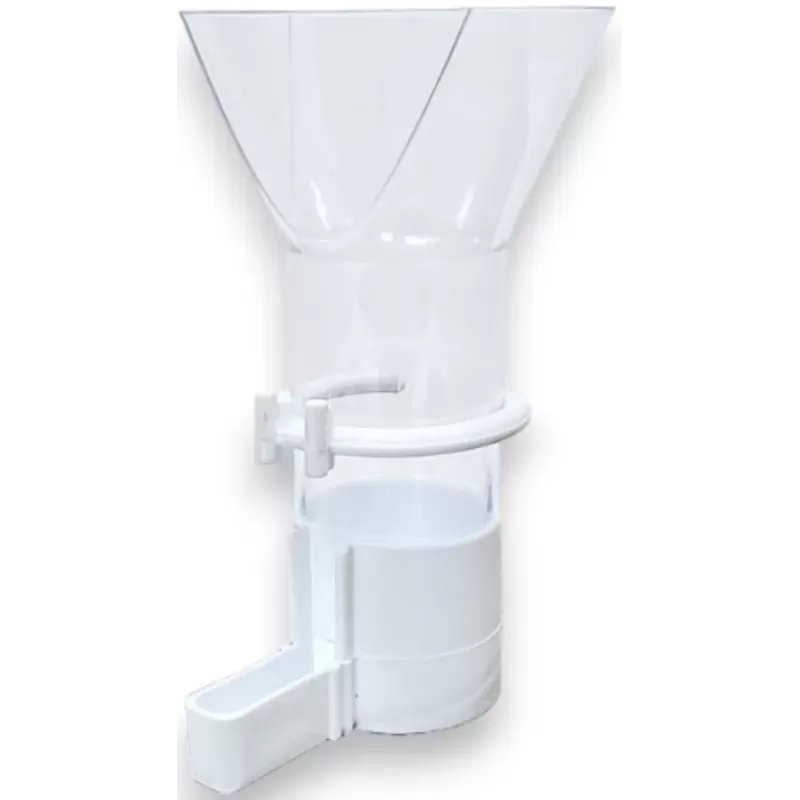 Abreuvoir entonnoir en plastique